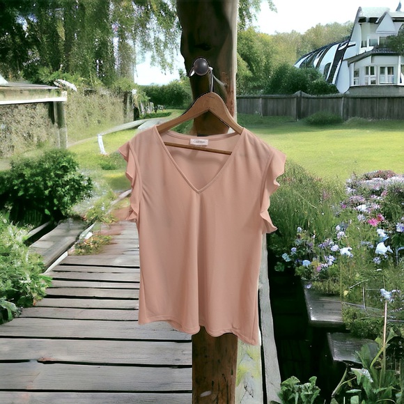 Calvin Klein Tops - Women’s Calvin Klein shirt